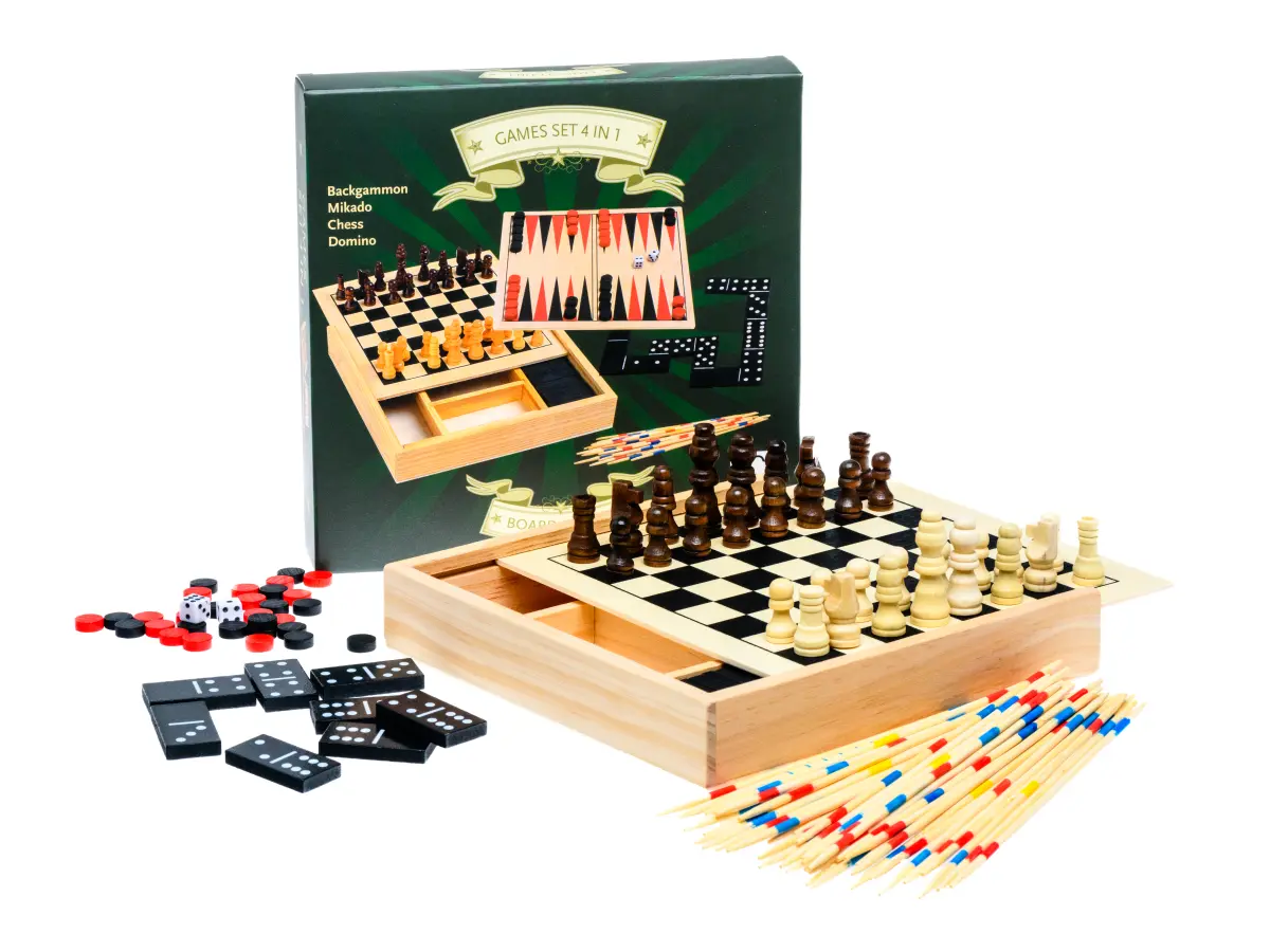 НАБОР ИГР НАСТОЛЬНЫХ в деревянной коробке 4 в 1 (код 208529)