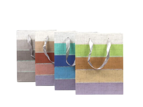 ПАКЕТ ДЛЯ ПОДАРКА бумажный 18*23*10 см (арт. PK17001, код 234318)