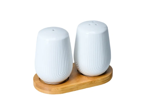 НАБОР ДЛЯ СПЕЦИЙ фарфоровый 2 пр. на бамбуковой подставке 11,5*6,5 см: солонка, перечница (арт. PJ03448, код 273874)